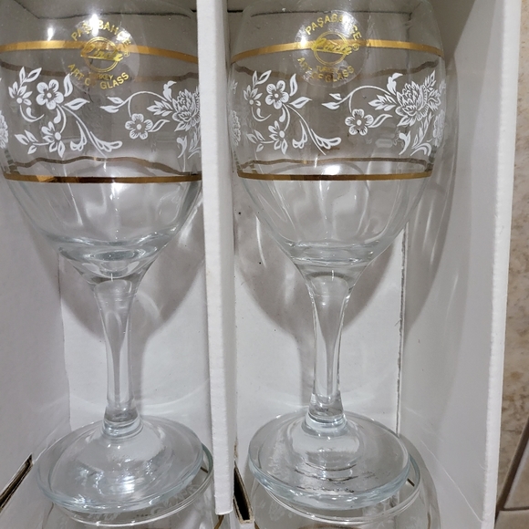 Pasabahce Circle of Art * White Rose Wine Glasses* 8.25oz. - Picture 4 of 12